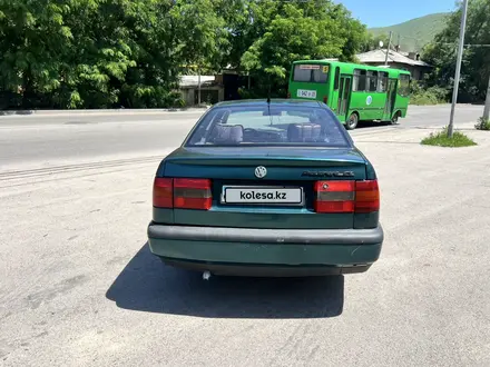 Volkswagen Passat 1995 года за 1 150 000 тг. в Алматы – фото 4