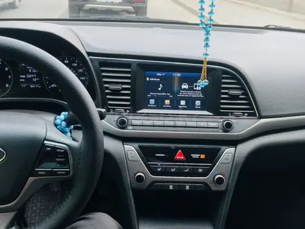 Hyundai Elantra 2018 года за 7 400 000 тг. в Шымкент – фото 8