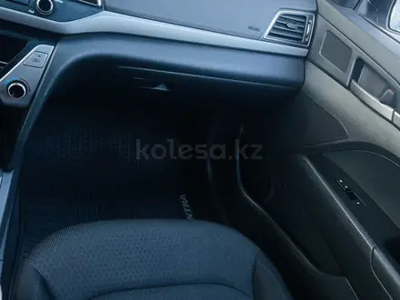 Hyundai Elantra 2018 года за 7 400 000 тг. в Шымкент – фото 9
