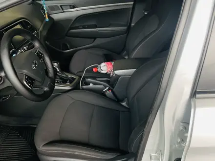Hyundai Elantra 2018 года за 7 400 000 тг. в Шымкент – фото 7