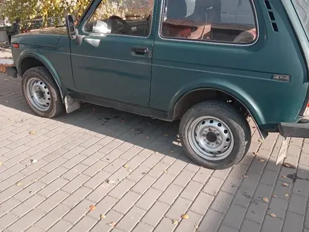 ВАЗ (Lada) Lada 2121 1999 года за 1 100 000 тг. в Усть-Каменогорск – фото 5