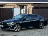 Toyota Camry 2013 года за 7 600 000 тг. в Актобе – фото 2