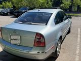 Volkswagen Passat 2003 года за 2 000 000 тг. в Астана – фото 3