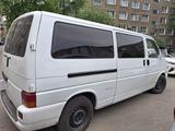 Volkswagen Caravelle 2001 года за 4 500 000 тг. в Усть-Каменогорск – фото 3