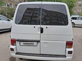 Volkswagen Caravelle 2001 годаүшін4 500 000 тг. в Усть-Каменогорск – фото 4