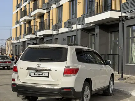 Toyota Highlander 2012 года за 13 000 000 тг. в Атырау
