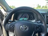 Toyota RAV4 2015 года за 11 000 000 тг. в Уральск – фото 3