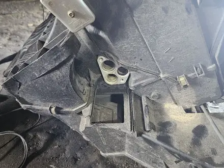 Радиатор печки испаритель кондиционера в сборе климат-контроль за 100 000 тг. в Алматы – фото 2