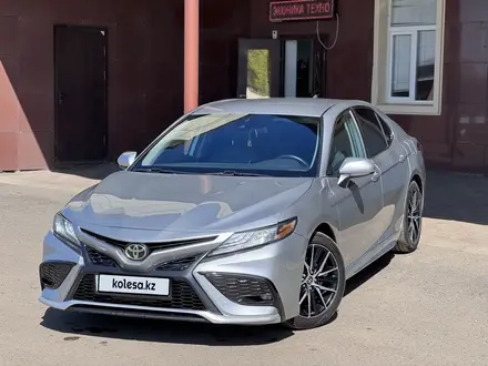 Toyota Camry 2021 года за 11 000 000 тг. в Уральск – фото 3