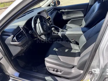Toyota Camry 2021 года за 11 000 000 тг. в Уральск – фото 4