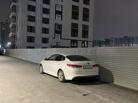 Kia K5 2016 года за 8 000 000 тг. в Астана – фото 2