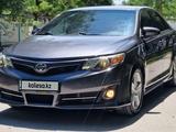 Toyota Camry 2014 годаfor8 500 000 тг. в Тараз – фото 2