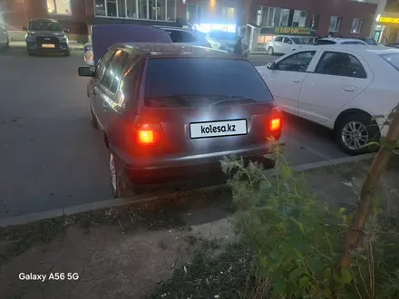 Volkswagen Golf 1995 года за 1 550 000 тг. в Астана – фото 2