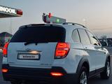 Chevrolet Captiva 2014 года за 5 700 000 тг. в Уральск – фото 2