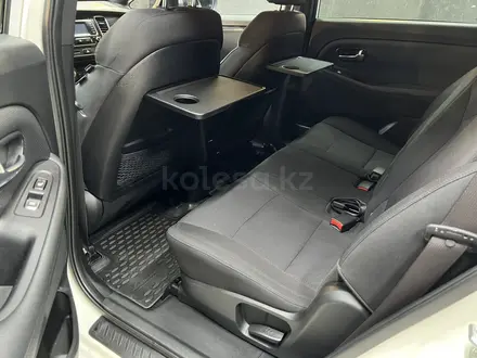 Kia Carens 2015 года за 7 000 000 тг. в Актау – фото 5