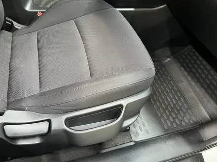 Kia Carens 2015 года за 7 000 000 тг. в Актау – фото 4