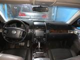 Volkswagen Touareg 2007 года за 5 500 000 тг. в Астана – фото 5