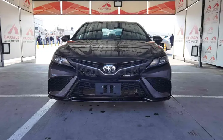 Toyota Camry 2022 годаfor10 000 000 тг. в Алматы