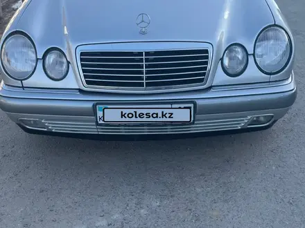 Mercedes-Benz E 220 1996 года за 2 800 000 тг. в Туркестан – фото 8