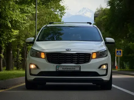 Kia Carnival 2020 года за 13 000 000 тг. в Алматы – фото 2
