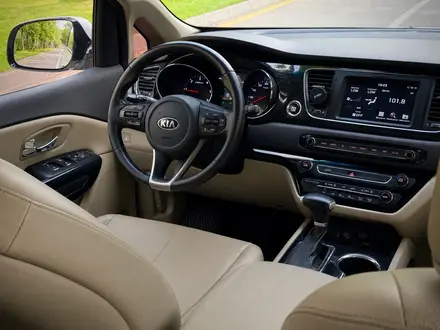 Kia Carnival 2020 года за 13 000 000 тг. в Алматы – фото 19