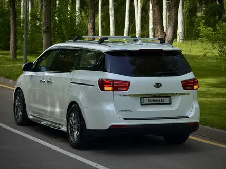 Kia Carnival 2020 года за 13 000 000 тг. в Алматы – фото 6