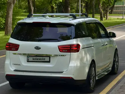 Kia Carnival 2020 года за 13 000 000 тг. в Алматы – фото 7