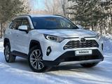 Toyota RAV4 2021 года за 19 000 000 тг. в Караганда