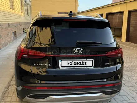 Hyundai Santa Fe 2022 года за 18 000 000 тг. в Уральск – фото 4