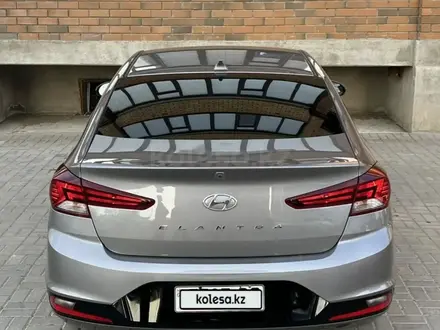Hyundai Elantra 2020 года за 6 500 000 тг. в Уральск – фото 2