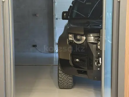 Land Rover Defender, 2023
