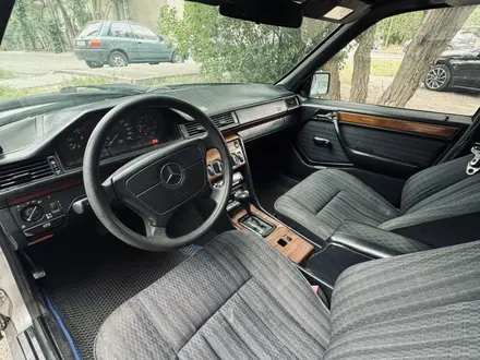 Mercedes-Benz E 220 1993 года за 730 000 тг. в Талдыкорган – фото 10