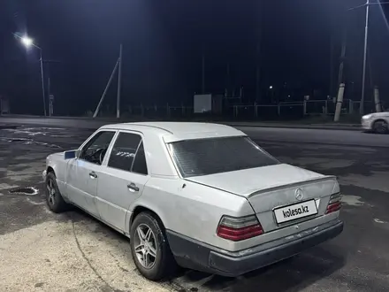 Mercedes-Benz E 220 1993 года за 730 000 тг. в Талдыкорган – фото 9