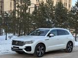 Volkswagen Touareg 2018 годаfor26 500 000 тг. в Астана