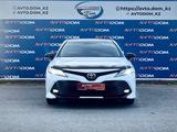 Toyota Camry 2020 года за 15 500 000 тг. в Актау – фото 2
