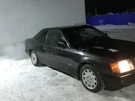 Mercedes-Benz E 300 1991 года за 1 000 000 тг. в Актобе – фото 6