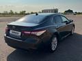 Toyota Camry 2018 года за 13 200 000 тг. в Мерке – фото 2