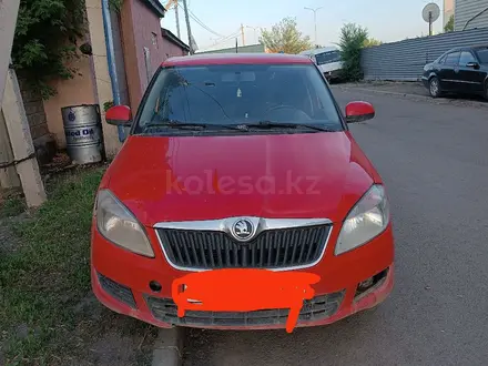 Skoda Fabia 2013 года за 200 000 тг. в Астана – фото 2