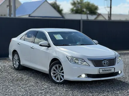 Toyota Camry 2012 года за 10 200 000 тг. в Актобе – фото 3