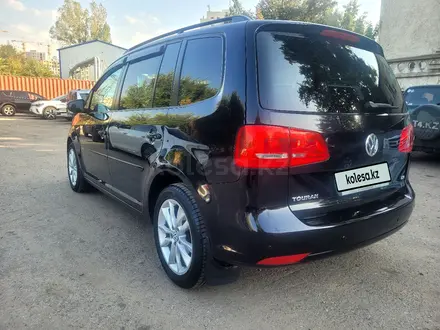 Volkswagen Touran 2010 года за 5 500 000 тг. в Алматы – фото 11