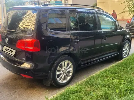 Volkswagen Touran 2010 года за 5 500 000 тг. в Алматы – фото 74