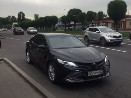 Toyota Camry 2018 года за 13 400 000 тг. в Алматы
