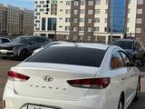 Hyundai Sonata 2019 года за 6 500 000 тг. в Жезказган – фото 2