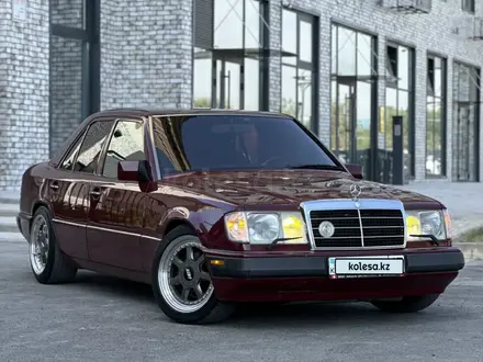 Mercedes-Benz E 260 1990 года за 2 000 000 тг. в Шымкент