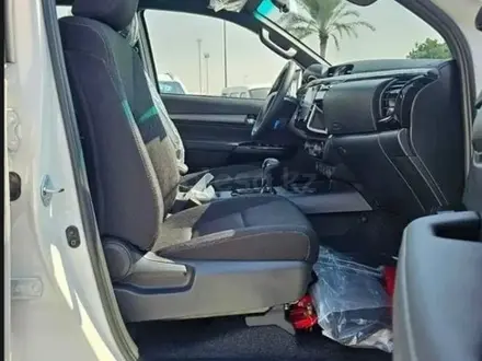 Toyota Hilux Adventure 2025 года за 29 300 000 тг. в Алматы – фото 8