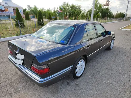 Mercedes-Benz E 320 1994 года за 4 000 000 тг. в Астана – фото 12