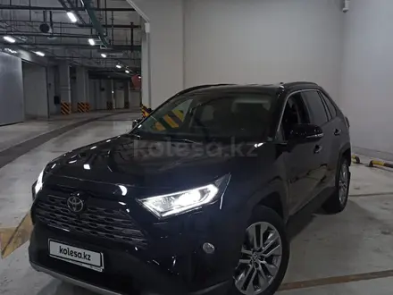 Toyota RAV4 2021 года за 20 500 000 тг. в Астана – фото 14