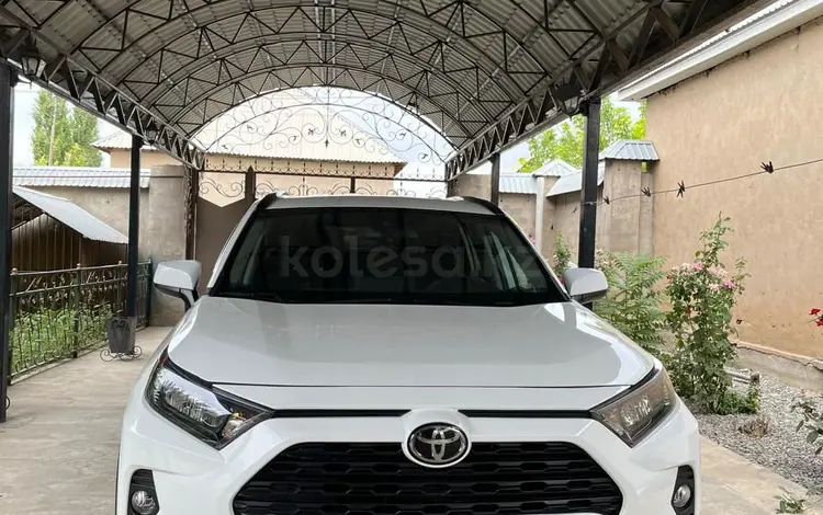 Toyota RAV4 2019 года за 15 000 000 тг. в Шымкент