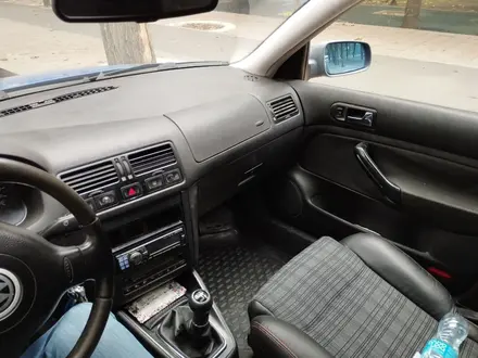 Volkswagen Bora 2000 года за 1 400 000 тг. в Алматы – фото 4