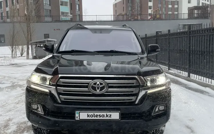 Toyota Land Cruiser 2015 года за 30 000 000 тг. в Астана